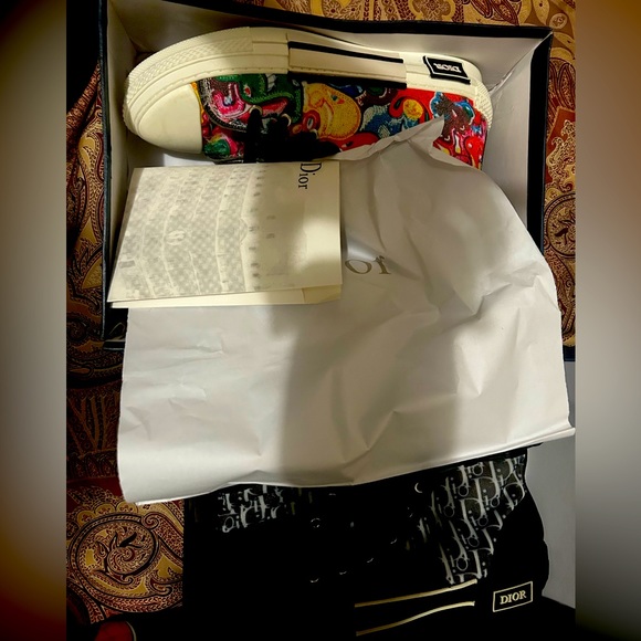 550 for both. size 43 - Picture 3 of 5